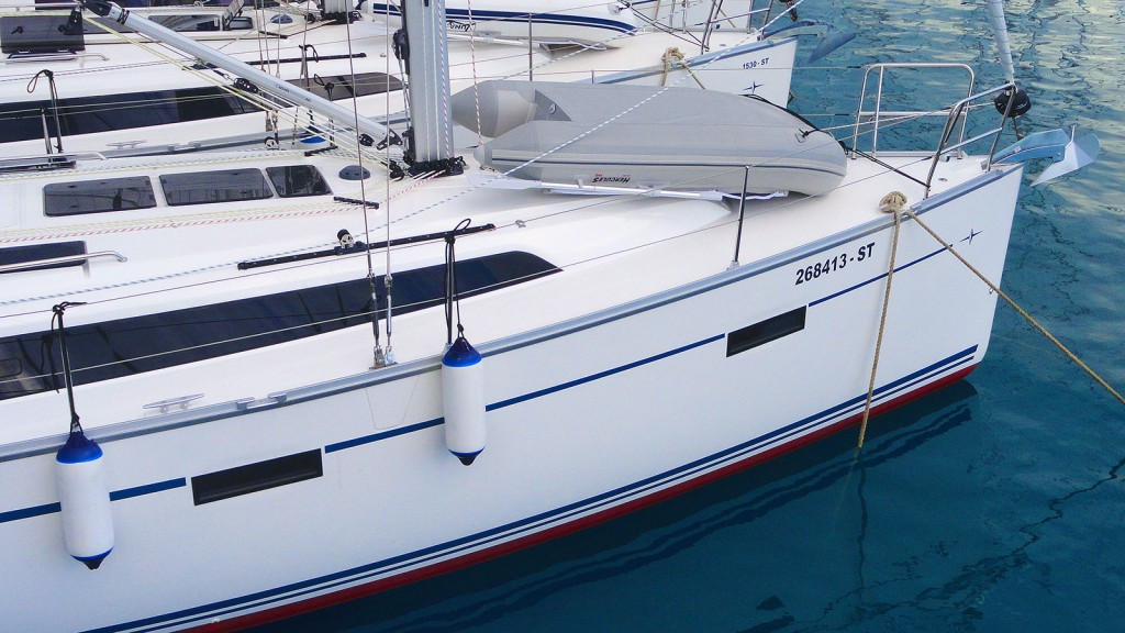 Yacht BAVARIA - Cruiser 37 "Merara"