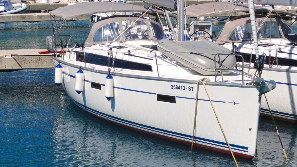 Yacht BAVARIA - Cruiser 37 "Merara"