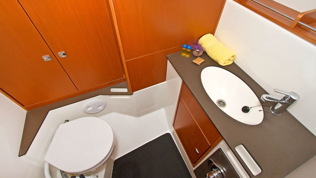 Yacht BAVARIA - Cruiser 37 "Merara"