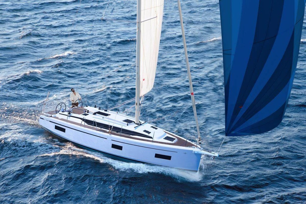 Yacht BAVARIA - C38 "Skye"