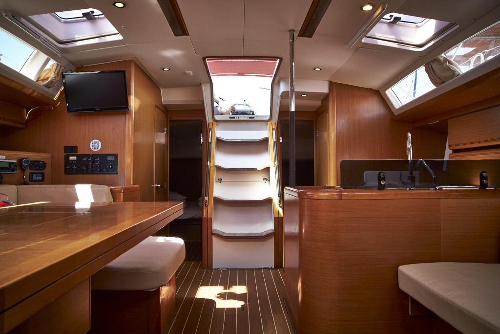 Yacht JEANNEAU - 53 "Tina"