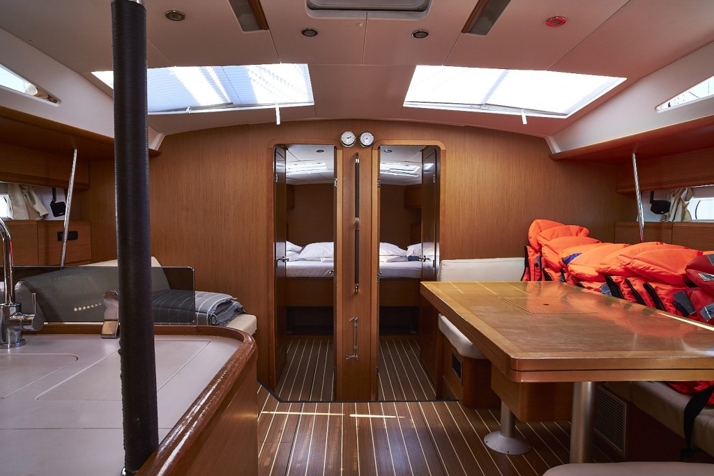 Yacht JEANNEAU - 53 "Tina"