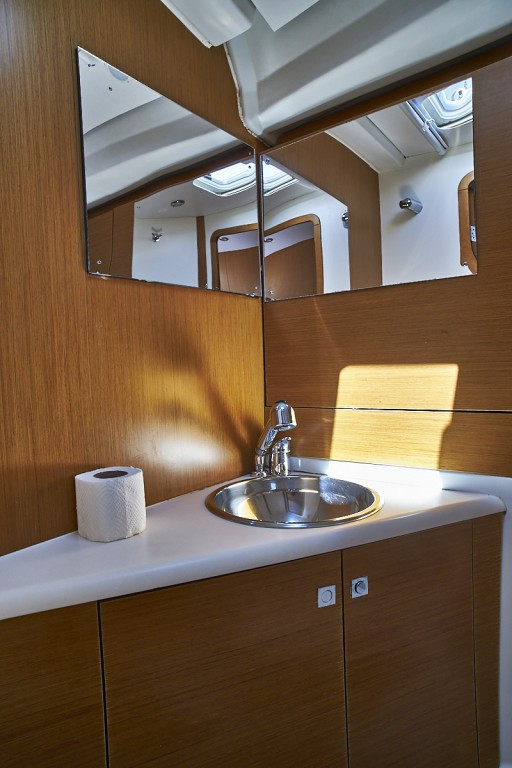 Yacht JEANNEAU - 53 "Tina"