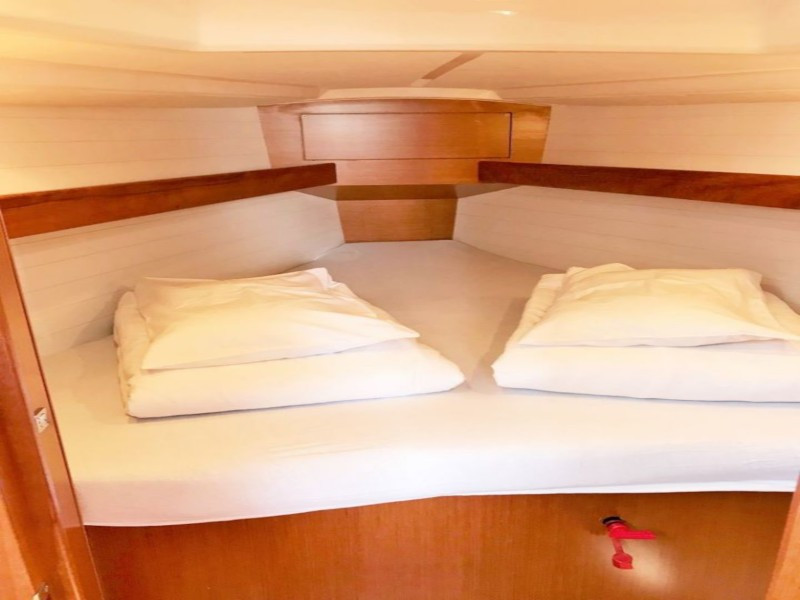 Yacht BAVARIA - Cruiser 34 "Tintilinic"