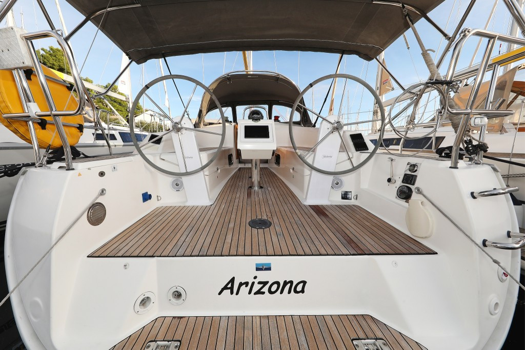 Yacht BAVARIA - Cruiser 34 "Arizona"