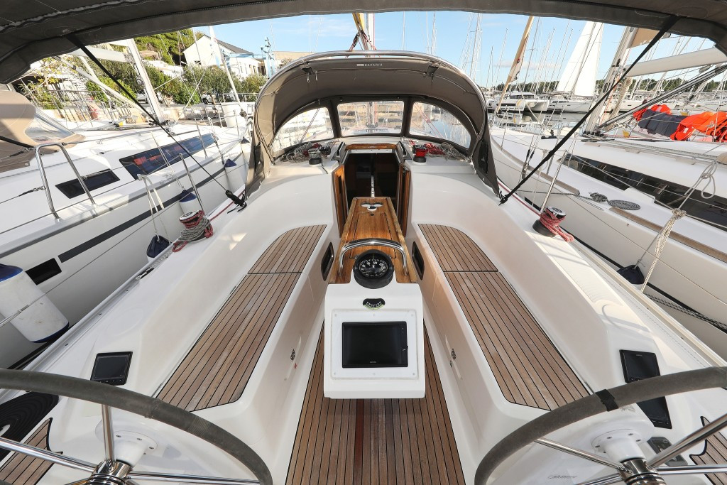 Yacht BAVARIA - Cruiser 34 "Arizona"