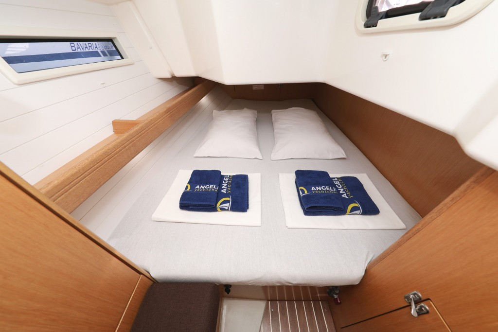 Yacht BAVARIA - Cruiser 34 "Arizona"