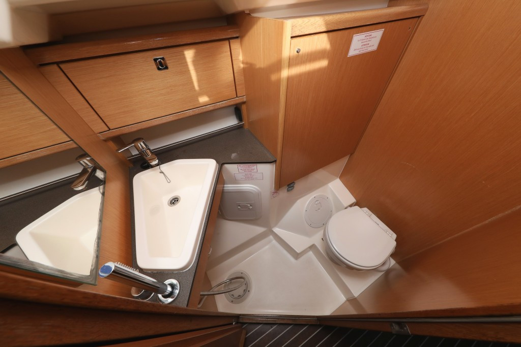 Yacht BAVARIA - Cruiser 34 "Arizona"