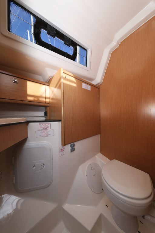 Yacht BAVARIA - Cruiser 34 "Arizona"