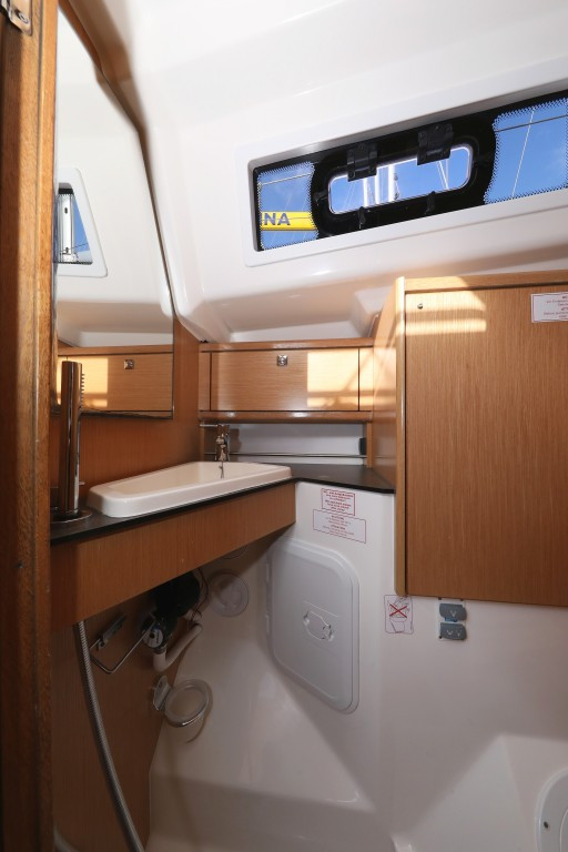 Yacht BAVARIA - Cruiser 34 "Arizona"