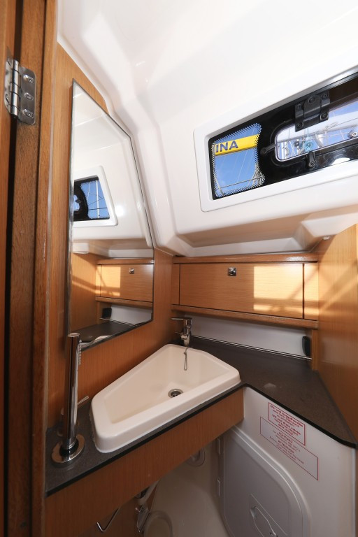 Yacht BAVARIA - Cruiser 34 "Arizona"