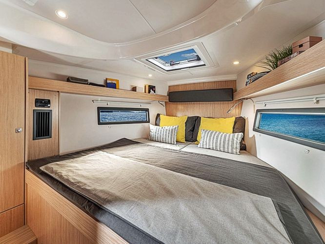 Yacht BAVARIA - C38 "Eleven"