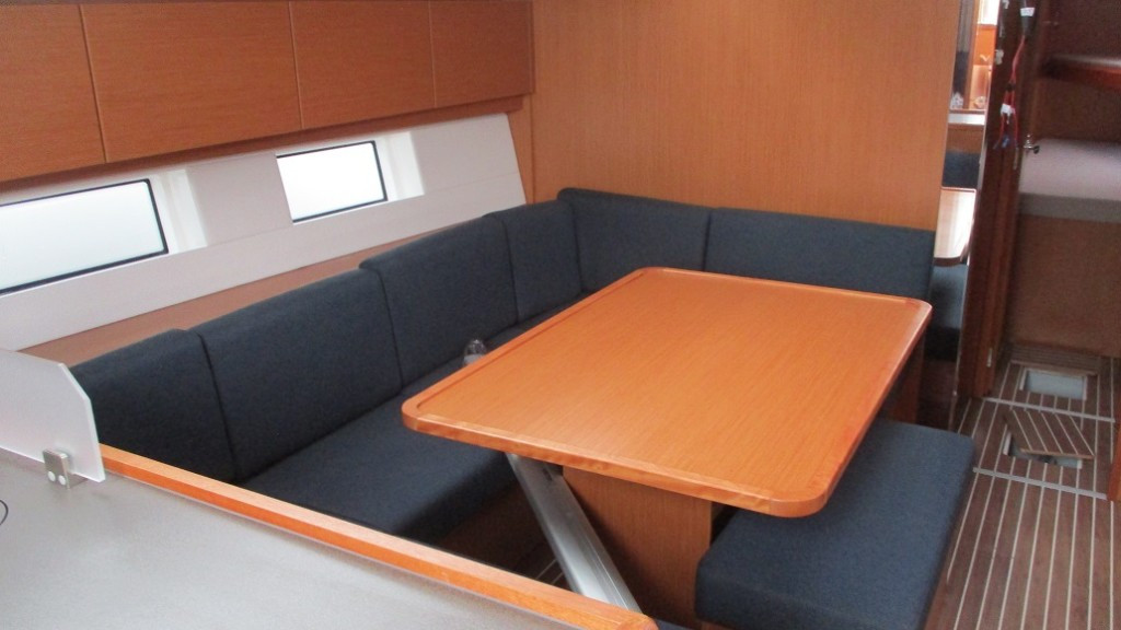 Yacht BAVARIA - C45 "One"