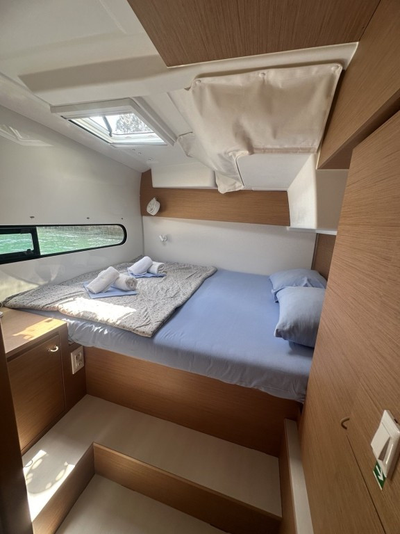 Yacht EXCESS-CATAMARANS - 11 "Yellow Bird V"