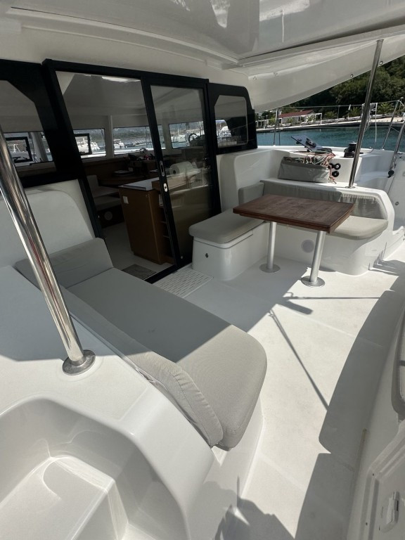 Yacht EXCESS-CATAMARANS - 11 "Yellow Bird V"