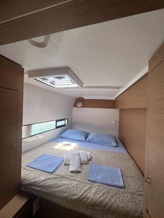 Yacht EXCESS-CATAMARANS - 11 "Yellow Bird V"