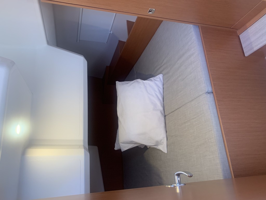 Yacht BAVARIA - C42 "M..a"