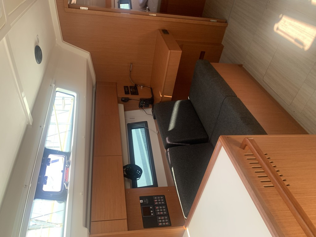 Yacht BAVARIA - C42 "M..a"