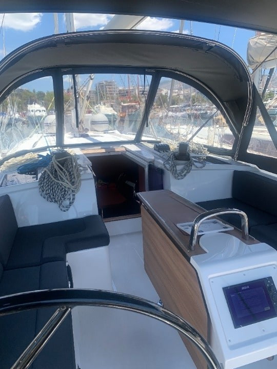 Yacht BAVARIA - C42 "M..a"