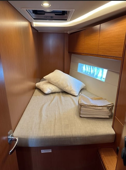 Yacht BAVARIA - C45 "Silver I"