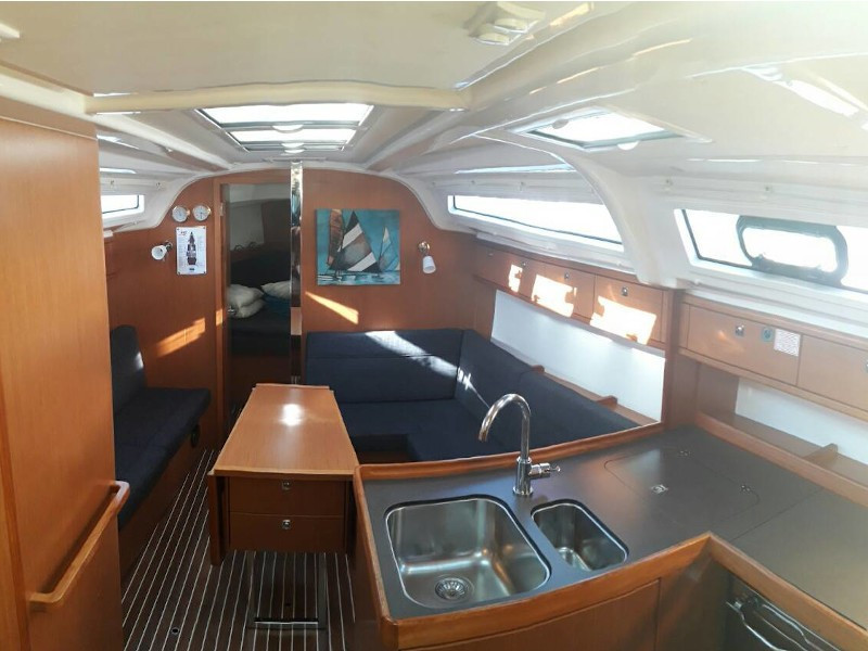 Yacht BAVARIA - Cruiser 37 "John K"