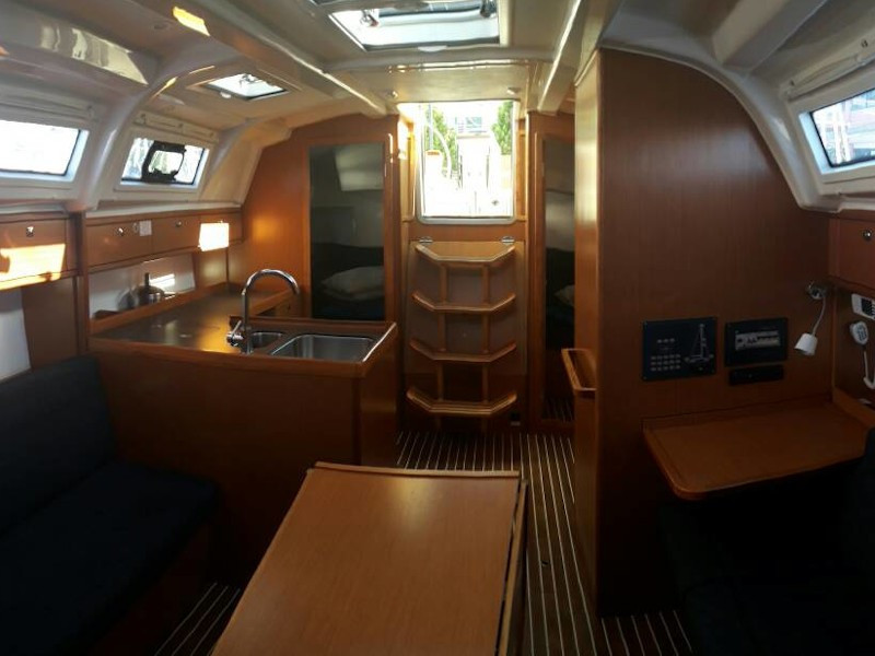 Yacht BAVARIA - Cruiser 37 "John K"
