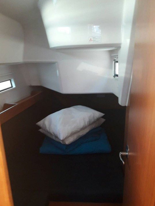 Yacht BAVARIA - Cruiser 37 "John K"