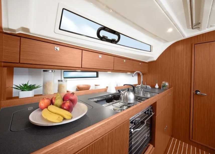 Yacht BAVARIA - Cruiser 41 "Marea"