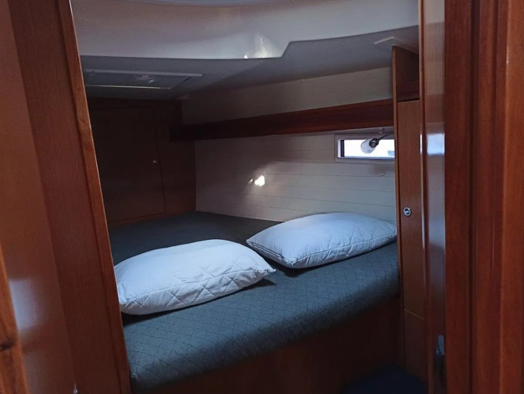 Yacht BAVARIA - Cruiser 45 "Saffron"