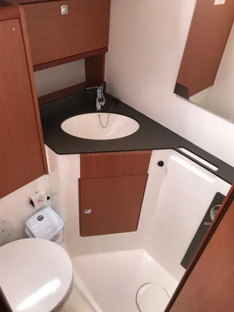 Yacht BAVARIA - Cruiser 46 ""