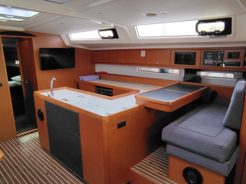 Yacht BAVARIA - Cruiser 56 "Searex"