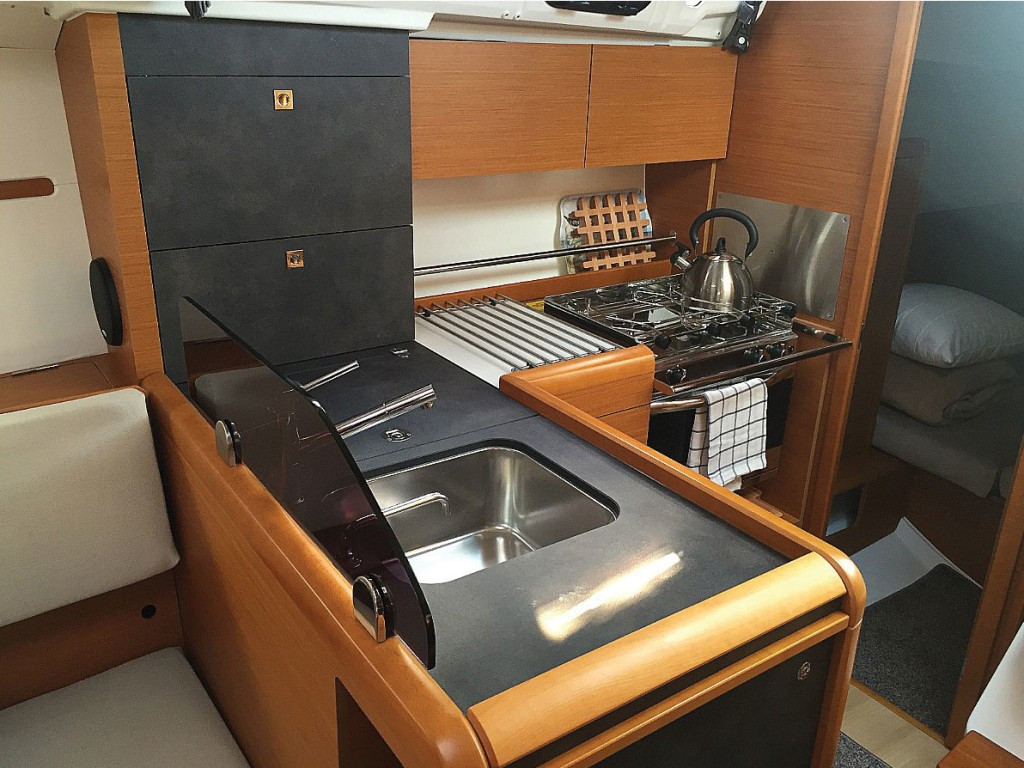 Yacht JEANNEAU - Sun Odyssey 349 "Bliss"
