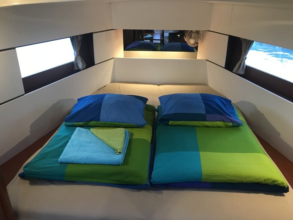 Yacht BENETEAU - Oceanis 38.1 "Baby Dory"