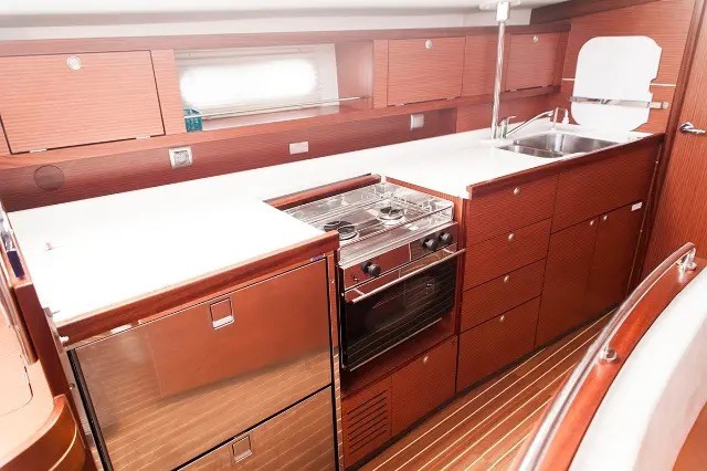 Yacht DELPHIA - 47 "Team Adventure"
