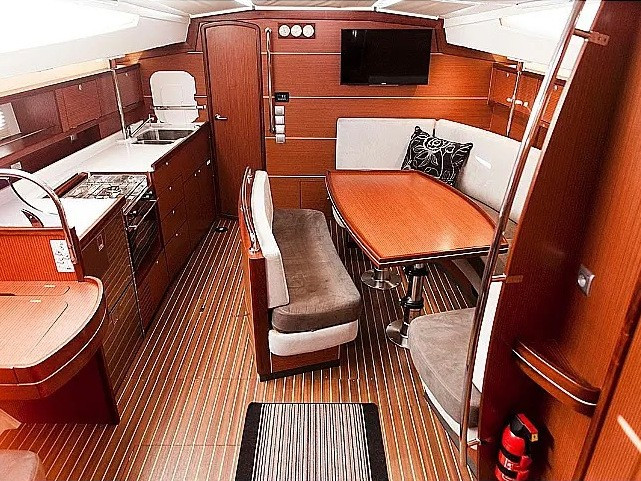 Yacht DELPHIA - 47 "Team Adventure"