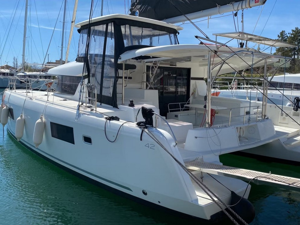 Yacht LAGOON - 42 "Neptune"