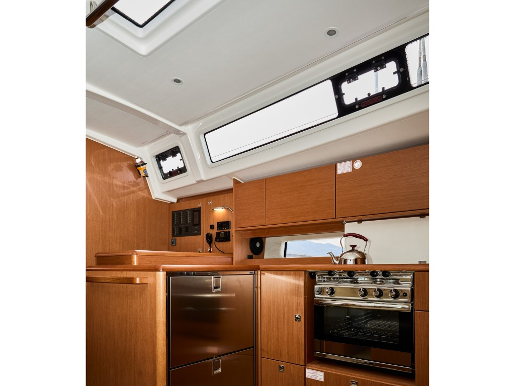 Yacht BAVARIA - C46 "Smaragda"