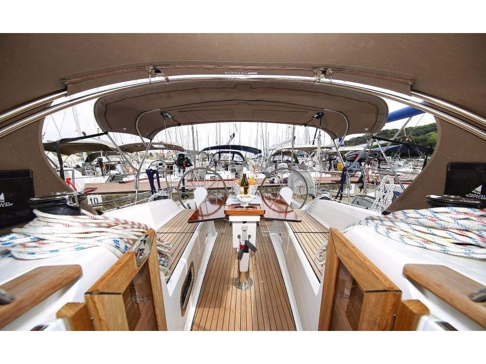Yacht BAVARIA - Cruiser 34 "Goccia"