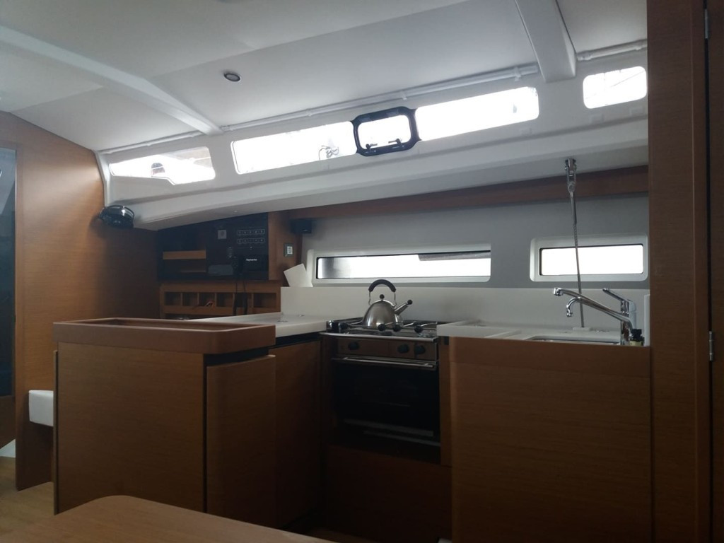 Yacht JEANNEAU - Sun Odyssey 440 "Moon"