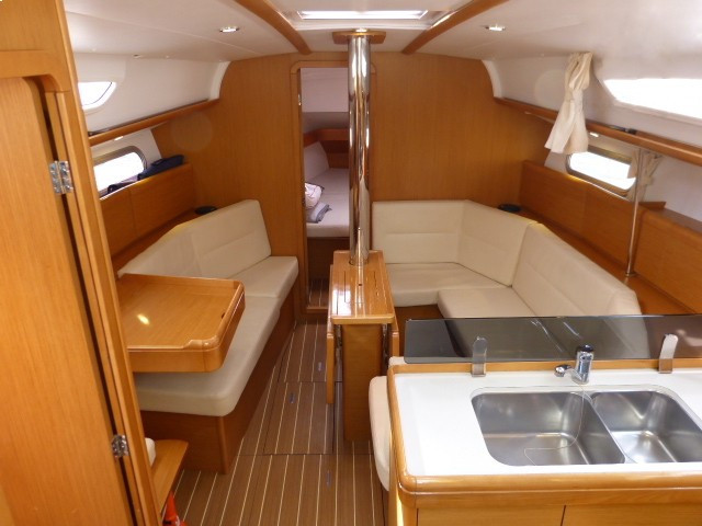 Yacht JEANNEAU - Sun Odyssey 36i "Scoopy-Doo"