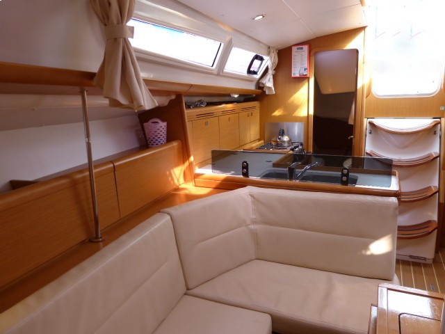 Yacht JEANNEAU - Sun Odyssey 36i "Scoopy-Doo"