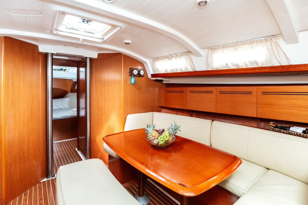 Yacht BENETEAU - Cyclades 43.4 "Too Lucky"