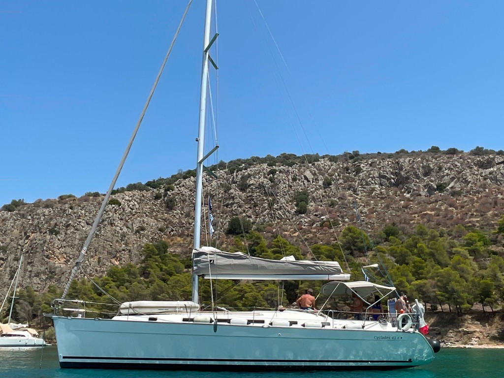 Yacht BENETEAU - Cyclades 43.4 "Too Lucky"