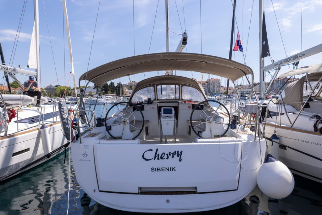 Yacht JEANNEAU - Sun Odyssey 449 "Cherry"