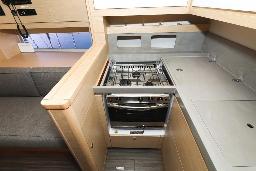 Yacht DUFOUR - 470 "Amber"