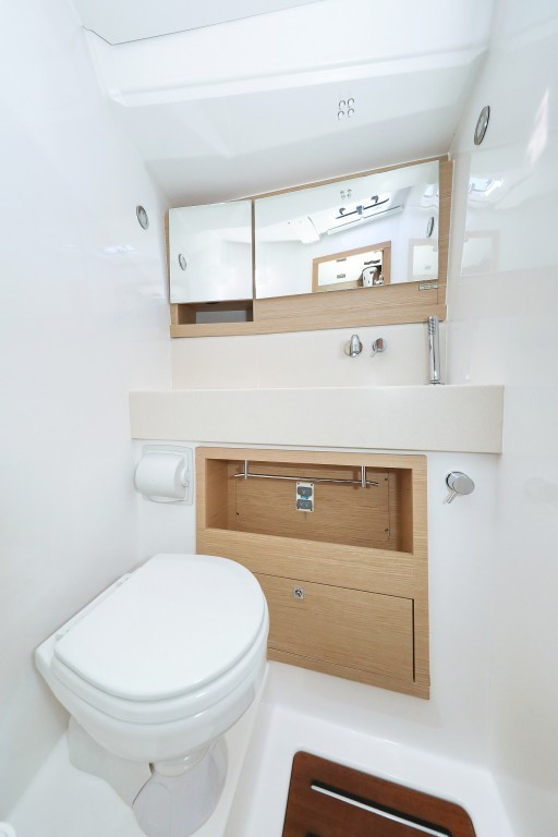 Yacht DUFOUR - 470 "Amber"