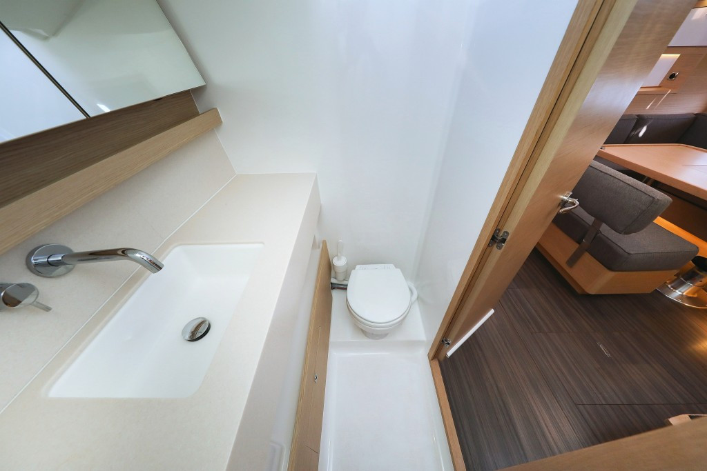 Yacht DUFOUR - 470 "Amber"