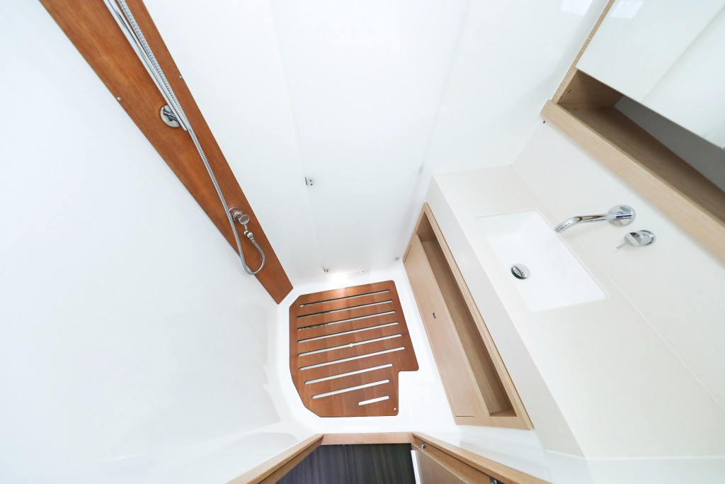 Yacht DUFOUR - 470 "Amber"