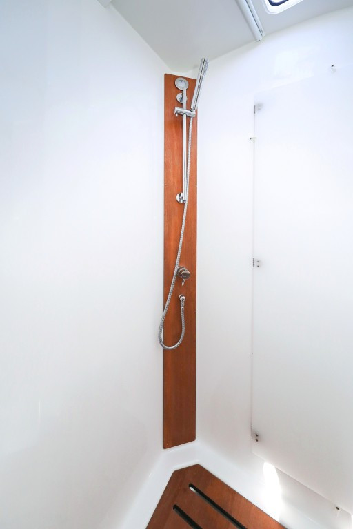 Yacht DUFOUR - 470 "Amber"