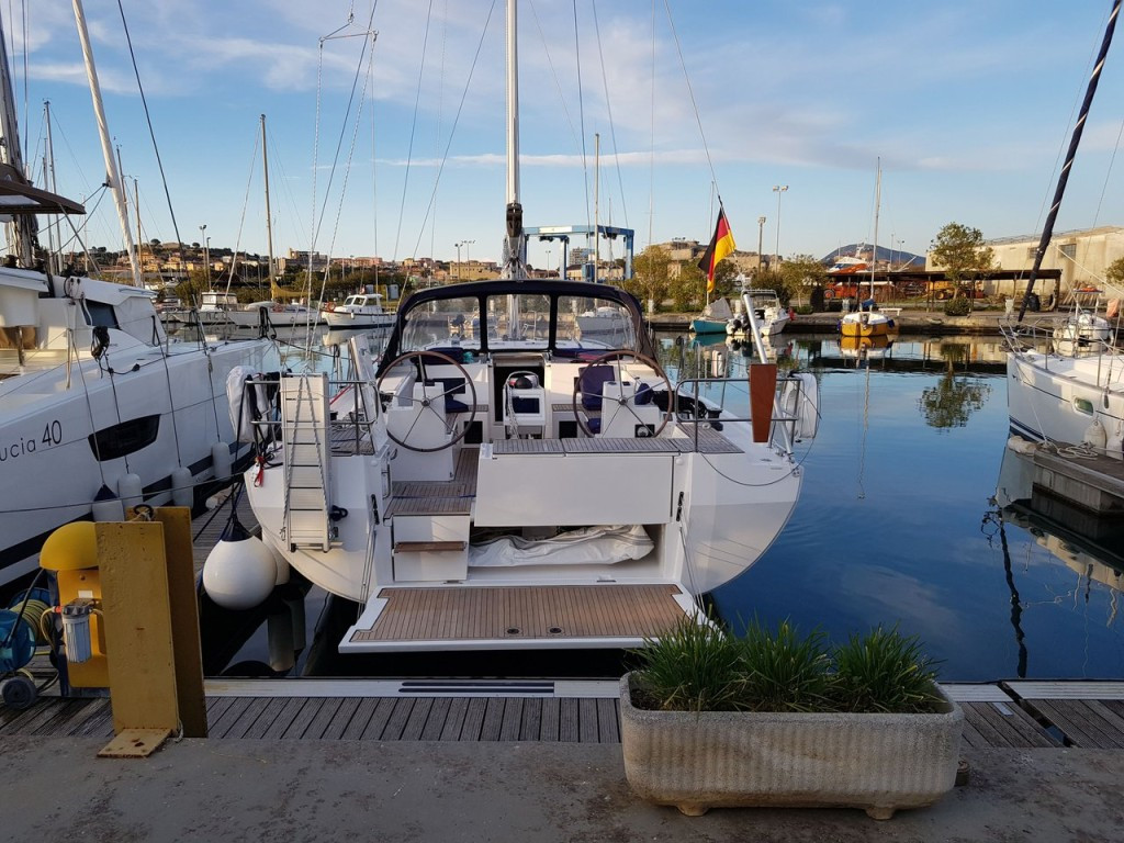 Yacht BAVARIA - C45 "Lush Life"